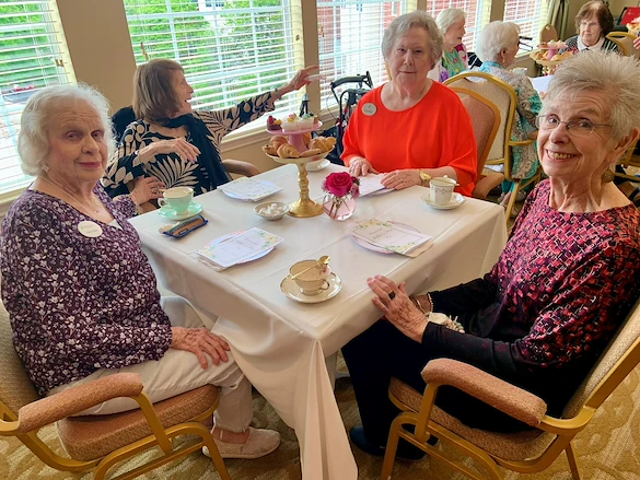 Brookdale Franklin Independent Living in Franklin, TN, residents enjoying community and tea