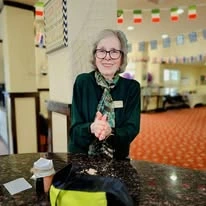 Ashwood Meadows Independent Living Hawthorn Senior Living in Johns Creek, Georgia resident making a DIY beauty product