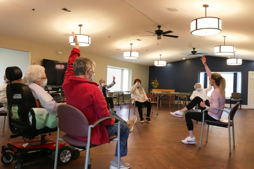 John Knox Village Assisted Living near Kansas City, MO residents socializing