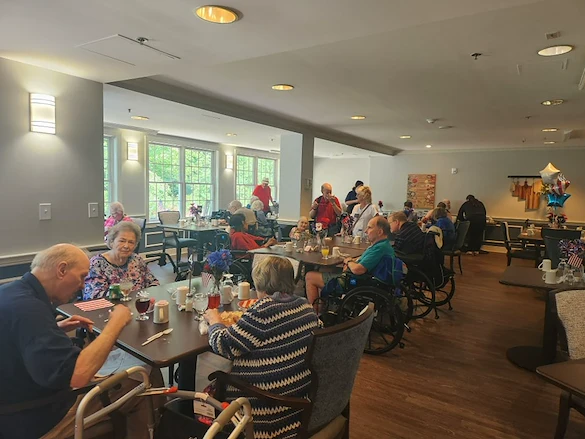 Charter Senior Living of Fredericksburg, Virginia, residents enjoying wonderful dining together