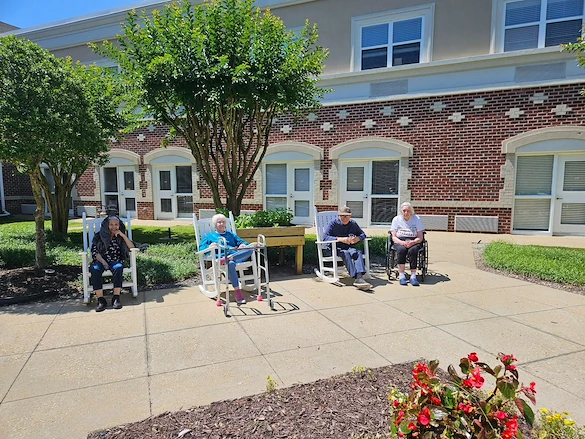 Life at Charter Senior Living of Newport News-photo-5