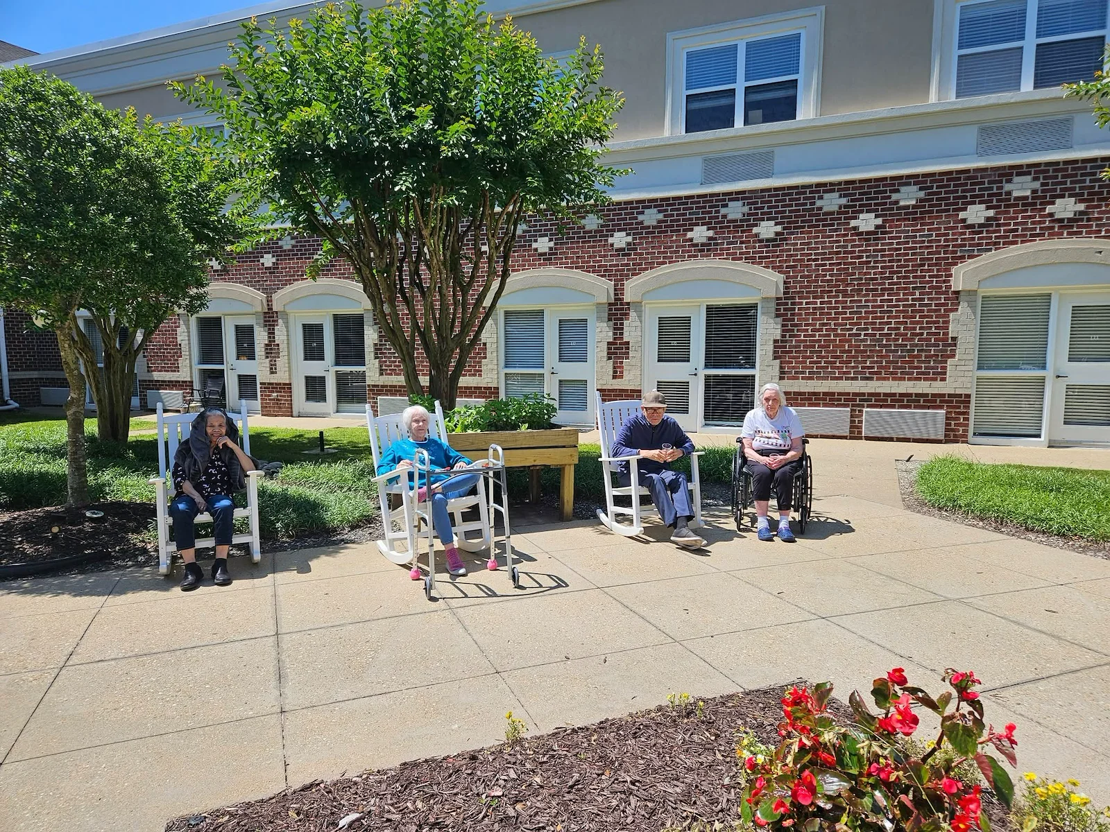 Life at Charter Senior Living of Newport News-photo-5