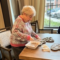 The Barclay at Tuckahoe residents making homemade dog treats from scratch