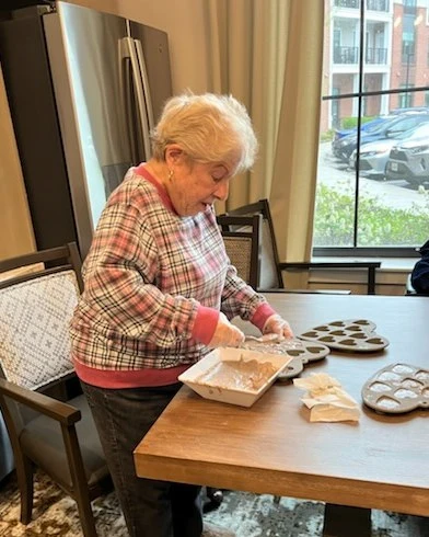 The Barclay at Tuckahoe residents making homemade dog treats from scratch