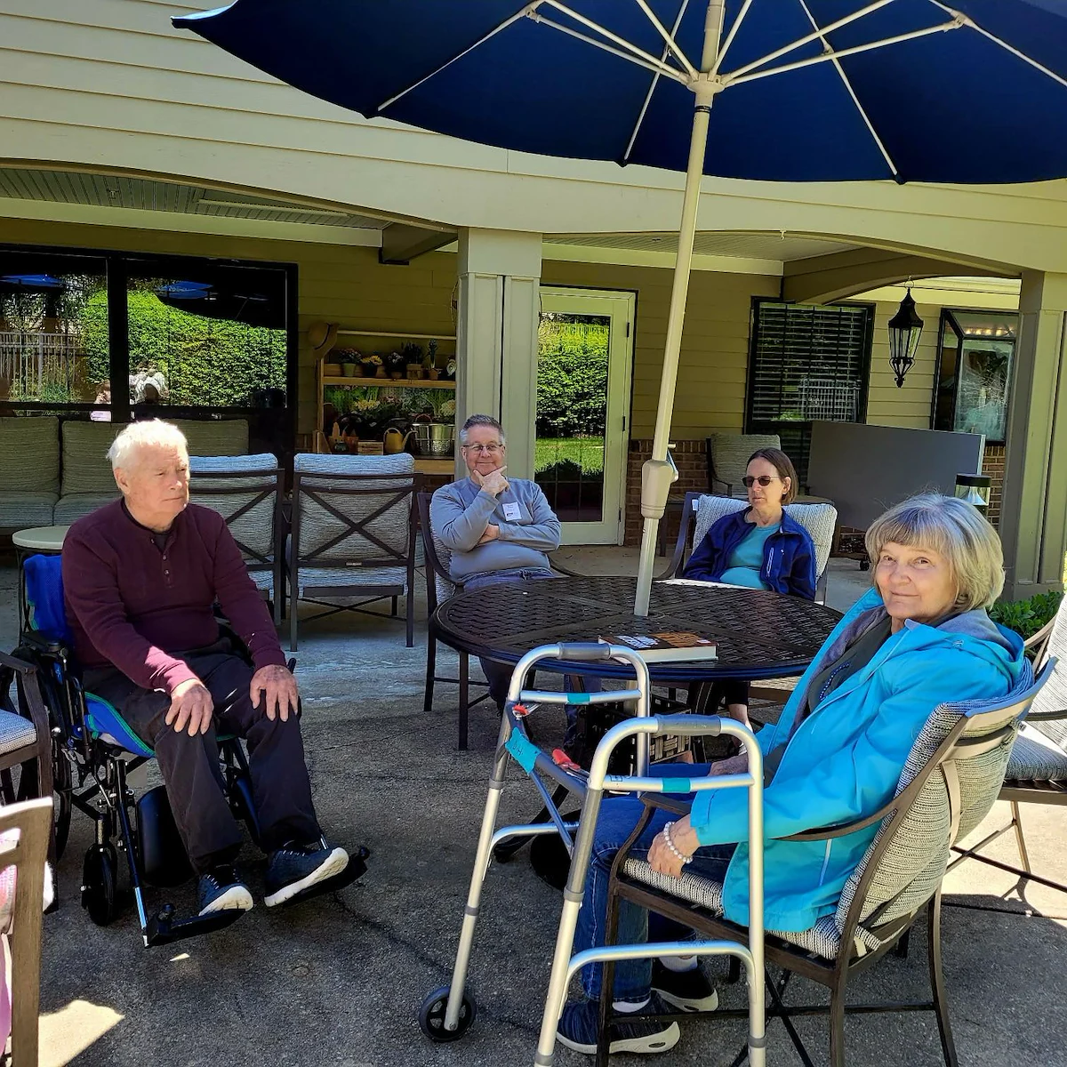 Charter Senior Living of Columbia residents enjoying the weather