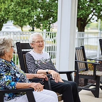 Life at Heritage Pointe Of Huntington Senior Living-photo-4