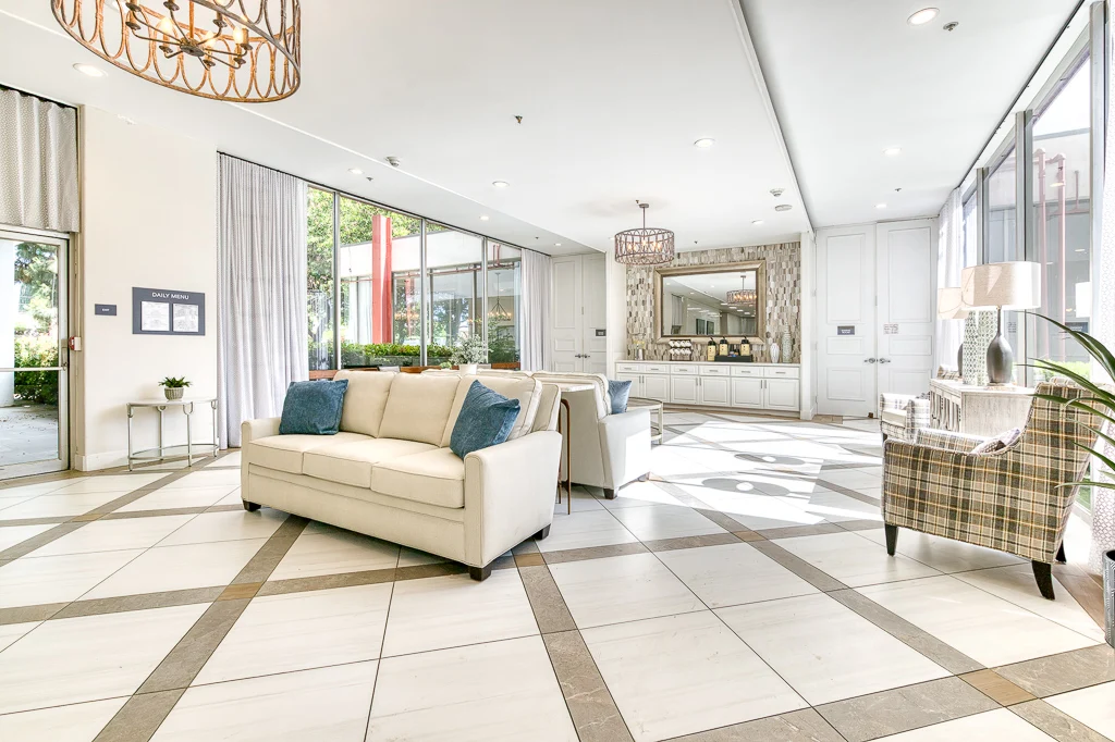 Life at Bay Towers at Bixby Knolls Senior Living-photo-6