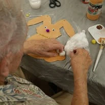 Avina of Milwaukee Senior Living assisted living and independent living in Milwaukee, WI, resident doing arts and crafts