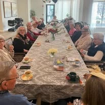 Ovation Heartwood Preserve Senior Living in Omaha, Nebraska residents eating together