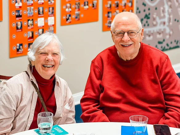 The Knolls Of Oxford residents enjoying good company