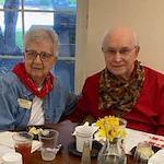 Meadowlark Estates Gracious Retirement Living Hawthorn Senior Independent Living in Lawrence, Kansas residents at dinner