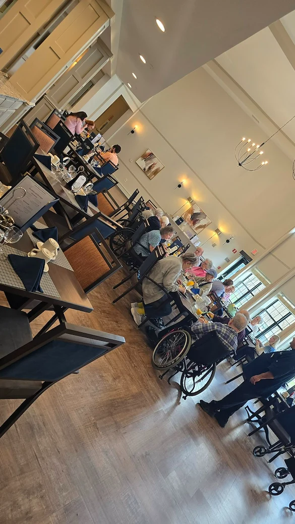 Life at Charter Senior Living of Mequon-photo-2