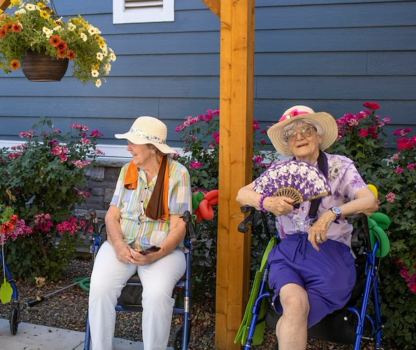 Heatherwood Senior Living residents enjoying beautiful outdoor space