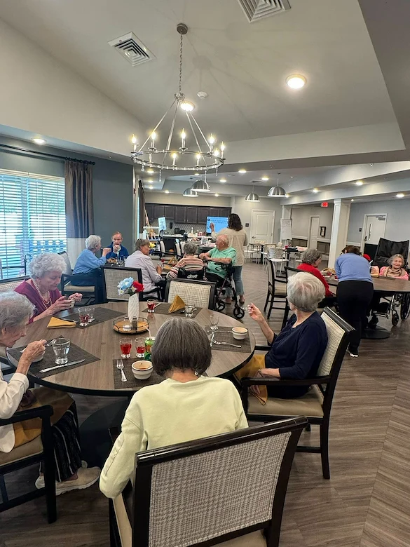 Life at Charter Senior Living of White House-photo-8