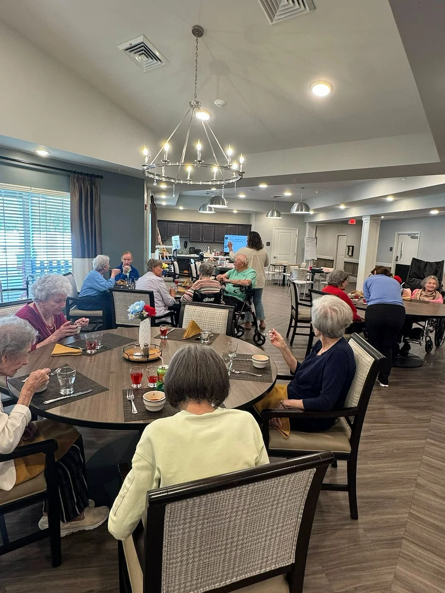 Life at Charter Senior Living of White House-photo-8