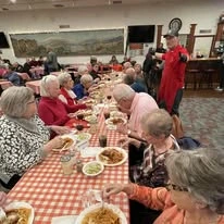 Ovation Heartwood Preserve Senior Living in Omaha, Nebraska residents eating