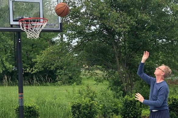 Porter Place Assisted Senior Living Memory Care in Tinley Park, IL residents playing basketball